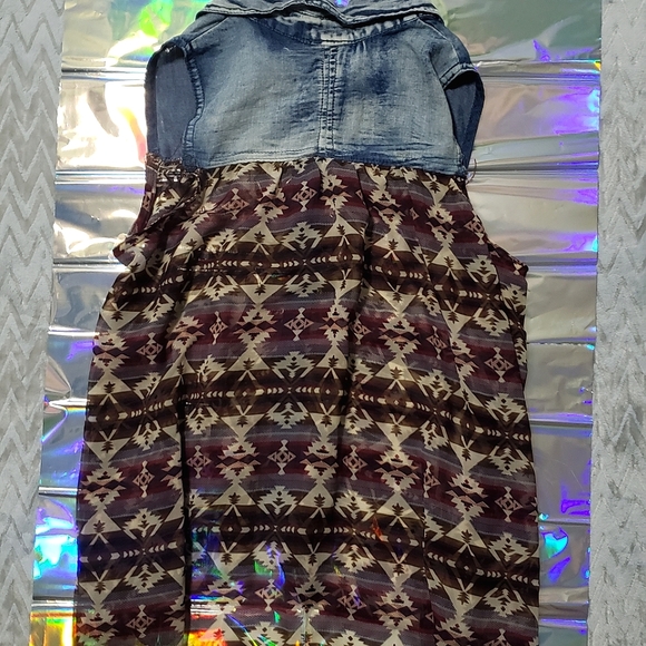 (2 for $10) Rue21 Sleeveless Button Up Blouse - Picture 4 of 6